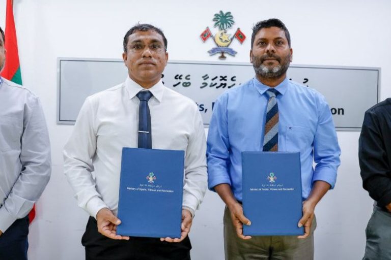 ކަމަދޫ އާއި މާއެނބޫދޫގެ ފުޓްބޯޅަ ދަނޑު ނިންމަން ފެނަކައާ ހަވާލުކޮށްފި