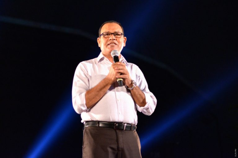 ވަޒީރު އާދަމް ޝަރީފްވެސް މަޤާމުން ވަކިކޮށްފި