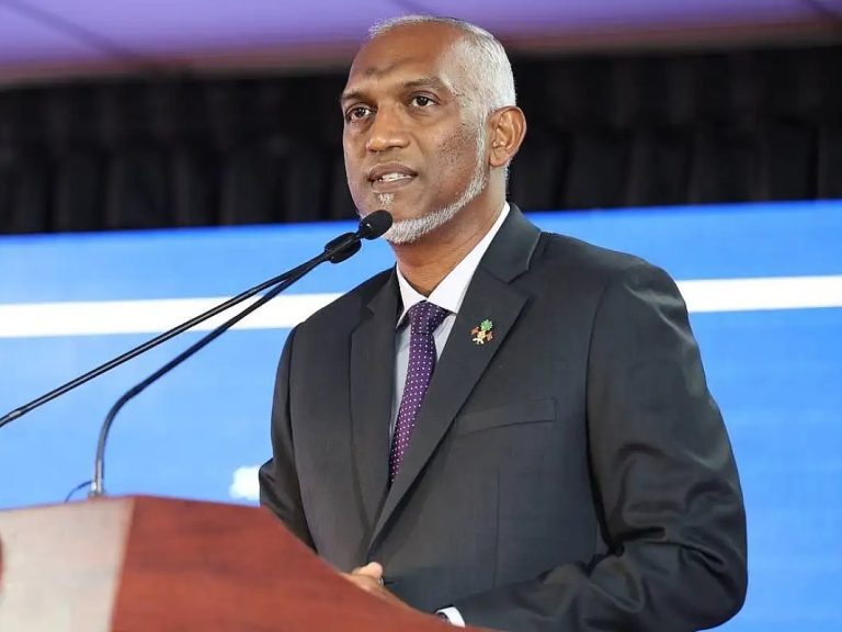 މުދައްރިސުންގެ ބުރަ މަސައްކަތާއި ހިންމަތަކީ އެއްވެސް އެއްޗަކުން އަގުނުކުރެވޭނެ ޚިދުމަތެއް: ރައީސް