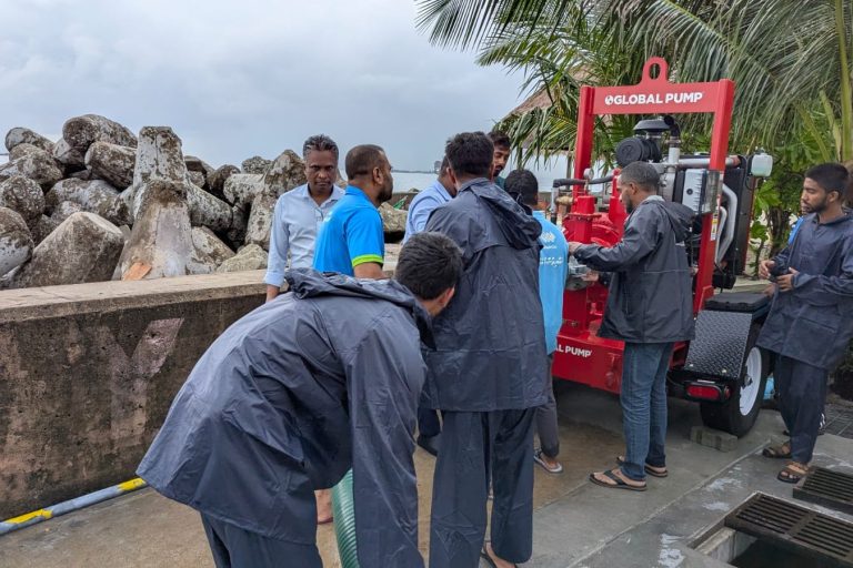 ސިޓީ ކައުންސިލުން ގެނައި ފެން ޕަންޕް ސިފައިންނާއި ހަވާލުކޮށްފި