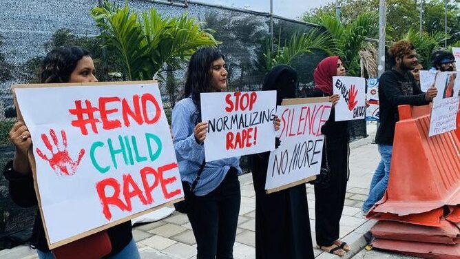 މާލޭގައި ފިރިހެނަކު ކުޑަ ފިރިހެން ކުއްޖަކަށް ޖިންސީ ގޯނާކުރި މައްސަލައެއް ބަލަނީ
