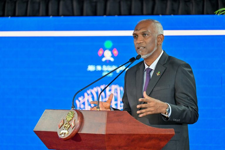 ހުރިހާ ދިވެހިންނަކީ ޤުރުއާނުން ޢަމަލު ކުރާ ބަޔަކަށް ވުމަށް ރައީސް އިލްތިމާސް ކުރައްވައިފި