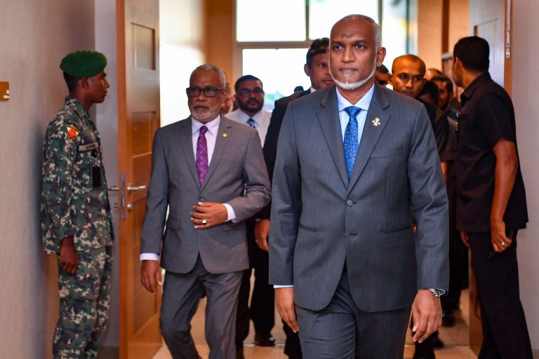 ރައީސް، އިނގިރިސޭވިލާތަށް ވަޑައިގަންނަވައިފި