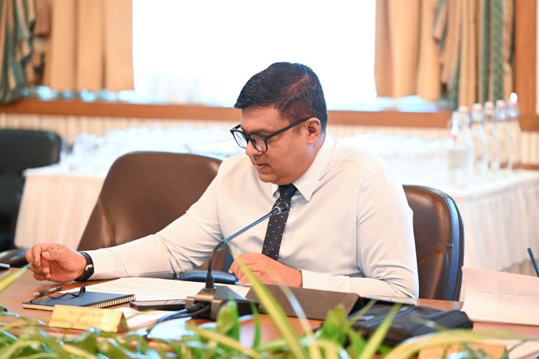 ވަޒީރު އަމީންގެ އިތުބާރު ނެތްކަމުގެ މައްސަލަ މަޖިލީހަށް ހުށަހަޅައިފި