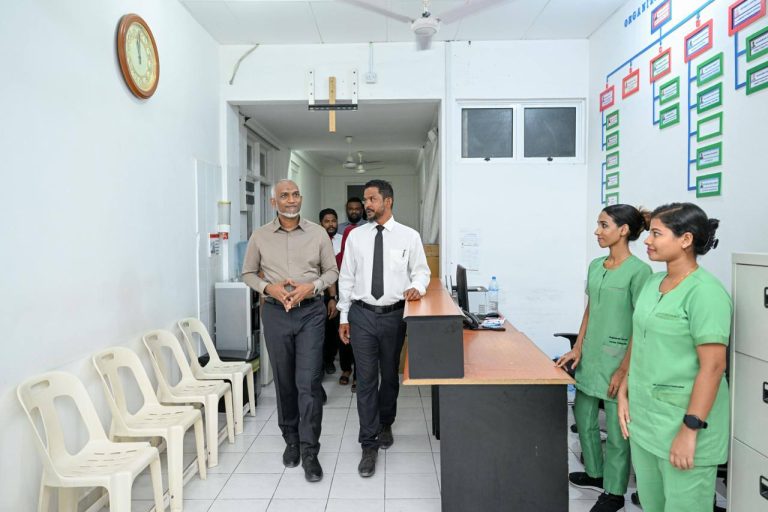 ޞިއްޙީ ނިޒާމު ވަރުގަދަކުރުމަށް ކަމާބެހޭ ފަރާތްތަކާ ގުޅިގެން ސަރުކާރުން ސާބިތުކަމާއެކު މަސައްކަތްކުރާނެ: ރައީސް