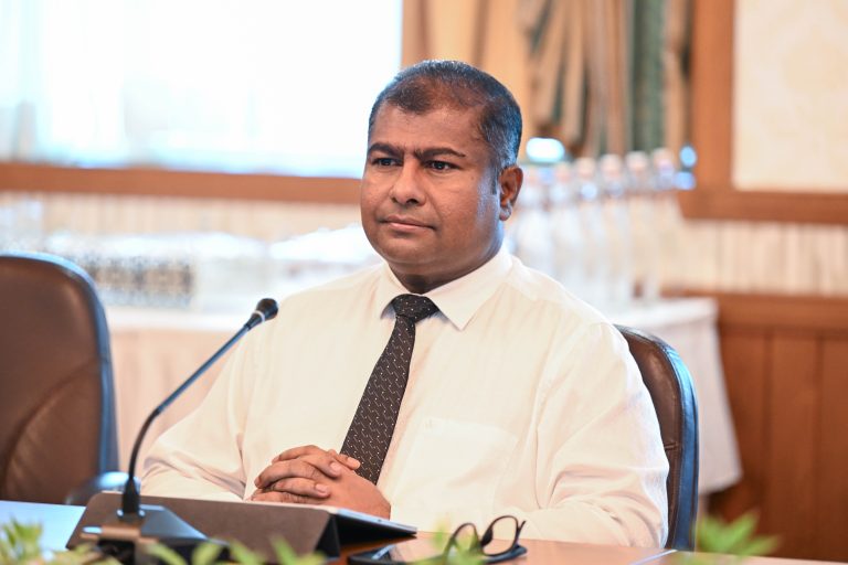އިދާރީ ހިންގުން ހަރުދަނާކުރުމާއި މަސައްކަތްތައް ތަރުތީބުކުރުމާ ބެހޭ ދިރާސާއެއް ކޮށްދޭނެ ފަރާތެއް ހޯދަނީ
