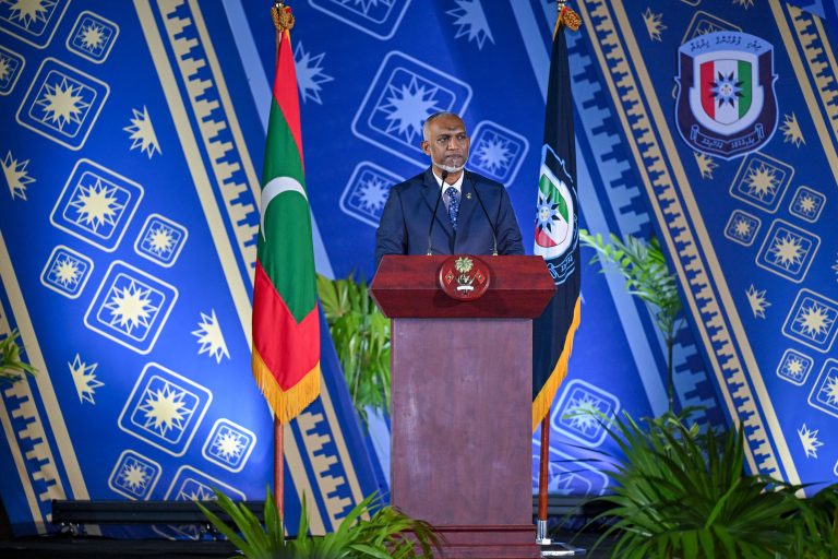 މި އަހަރުގެ ނިޔަލަށް ރާއްޖޭގެ ހުރިހާ ރަށެއްގައި ފުލުހުންގެ ޚިދުމަތް ޤާއިމްކުރެވޭނެ: ރައީސް