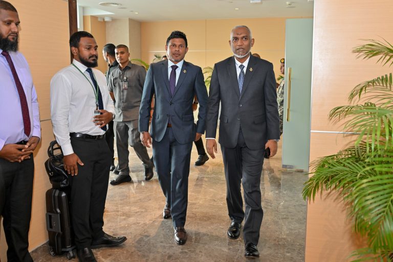 ރައީސް މެލޭޝިއާއަށް ކުރެއްވި ދަތުރުފުޅު ނިންމަވާލައްވައިފި