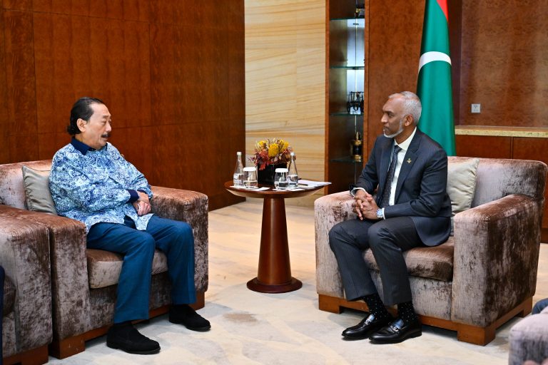 ބަރޖާޔާ ކޯޕަރޭޝަން ބަރހާދްގެ ފައުންޑަރ ރައީސްގެ އަރިހަށް އިޙުތިރާމްގެ ޒިޔާރަތެއް ކުރައްވައިފި