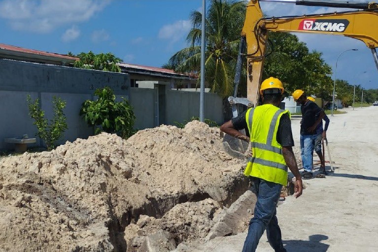 ދެކުނުގެ ތިން ރަށެއްގެ މަގު ހެދުމުގެ މަސައްކަތް އާރުޑީސީން ބާރަށް ކުރިއަށް