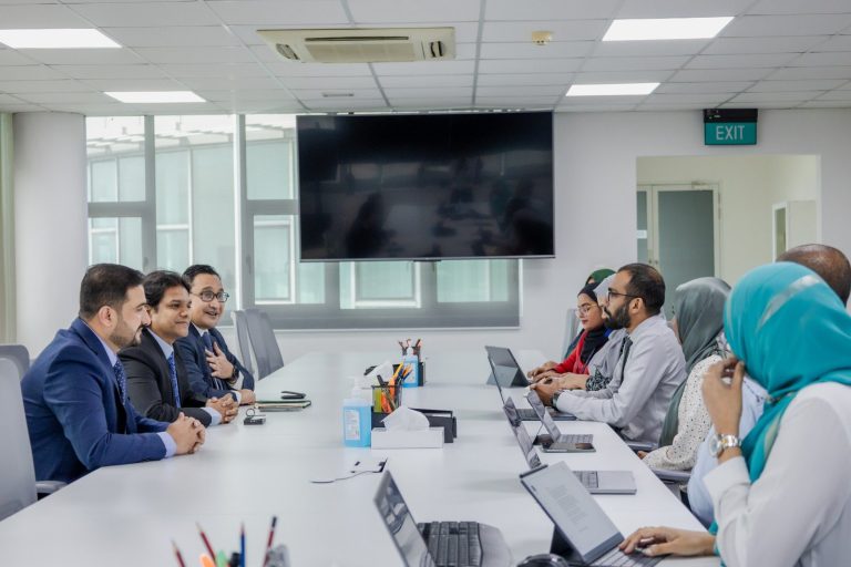 ޑިޖިޓަލް ވަސީލަތްތައް މެދުވެރިކޮށް އާމްދަނީ ހޯދިދާނެ ގޮތްތަކާ ގުޅޭގޮތުން ޓިކްޓޮކާ މަޝްވަރާކުރަނީ