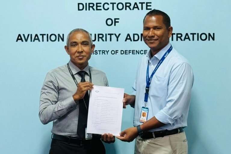 މަންތާ އެއަރ އިން ލެވަލް 2ގެ އޭވިއޭޝަން ސެކިއުރިޓީ ނެޝަނަލް އިންސްޓްރަކްޓަރ ސެޓިފިކޭޝަން ހާސިލްކޮށްފި