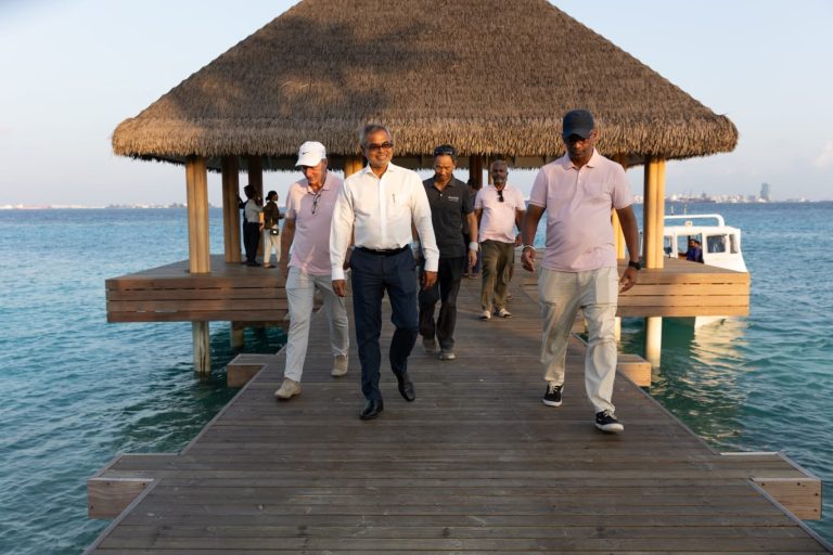 ފޭދޫފިނޮޅު ތަރައްޤީކުރުމުގެ މަސައްކަތް ކުރިއަށްދާ ގޮތް ވަޒީރު ޠާރިޤު ބައްލަވާލައްވައިފި