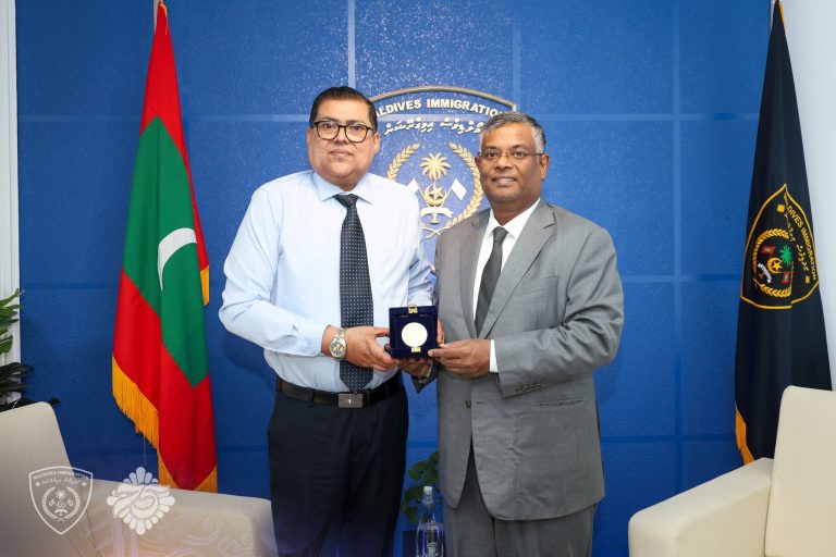 އިމިގްރޭޝަން ކޮންޓްރޯލަރ ފަސީޙް، އިންޑިއާގެ ސަފީރާ ބައްދަލުކުރައްވައިފި