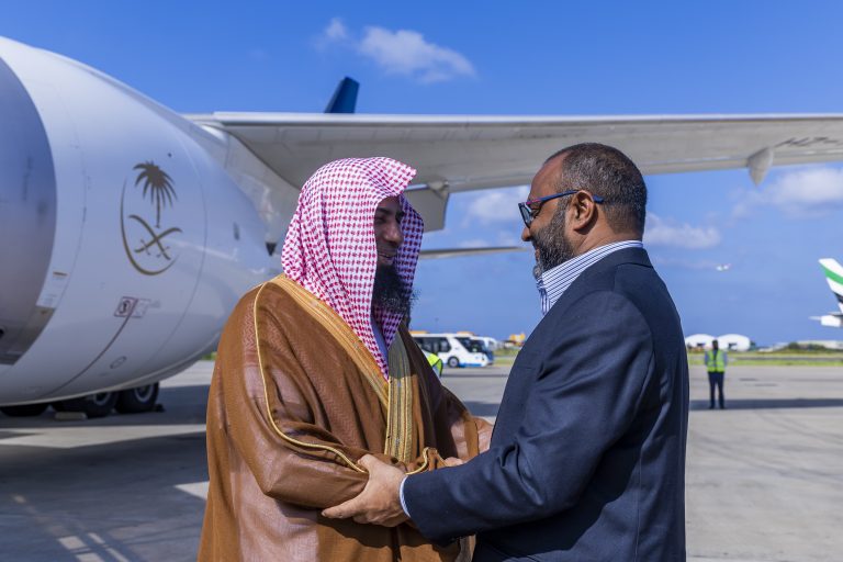 ދަތުރުފުޅު ނިންމަވާލެއްވުމަށްފަހު ޑރ. ޞަލާޙުލް ބުދައިރުގެ ރާއްޖެއިން ފުރާވަޑައިގަންނަވައިފި