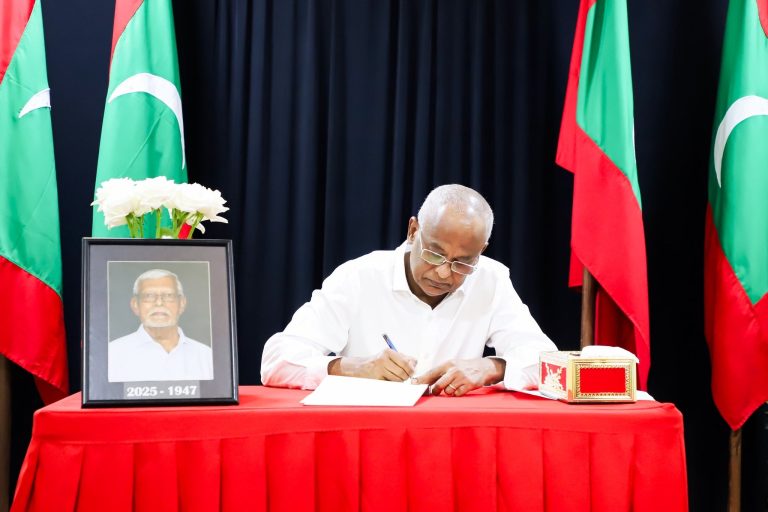 ކުރީގެ ރައީސް ޞާލިޙް މަޑުލު ވަޙީދުގެ ތައުޒިޔާގެ ދަފްތަރުގައި ލިޔުއްވައިފި