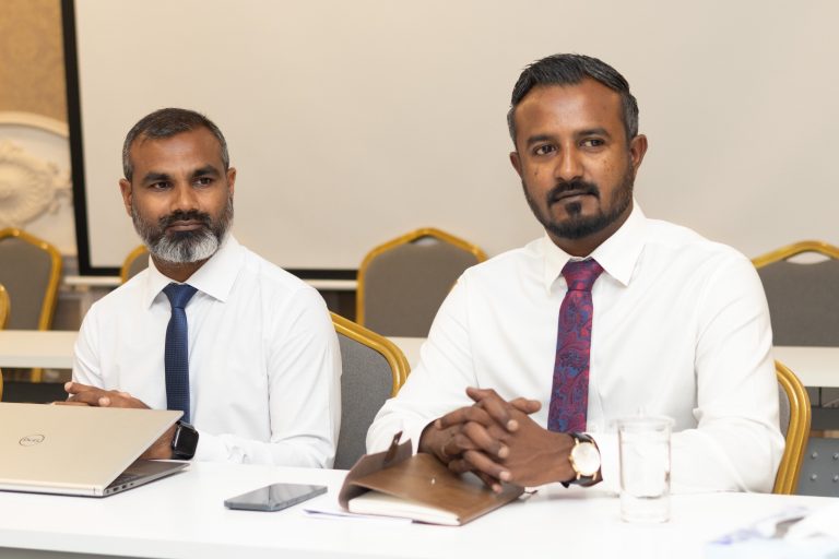 ކުޅުދުއްފުށީ ސިޓީ ކައުންސިލުން ސްކޫލްތަކަށް އެހީދެނީ