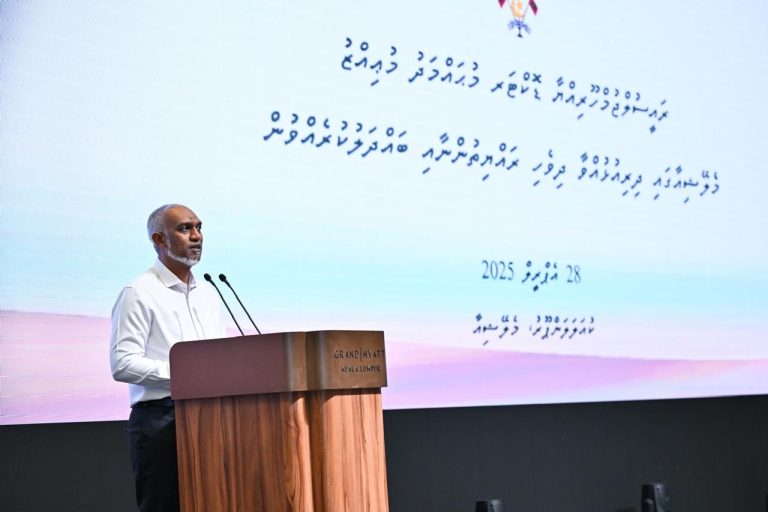 ބޭރުގައި ކިޔަވާ ދަރިވަރުން ދީނާއި ދިވެހިވަންތަކަން ހިފެހެއްޓުމަށް ރައީސް އިލްތިމާސްކުރައްވައިފި
