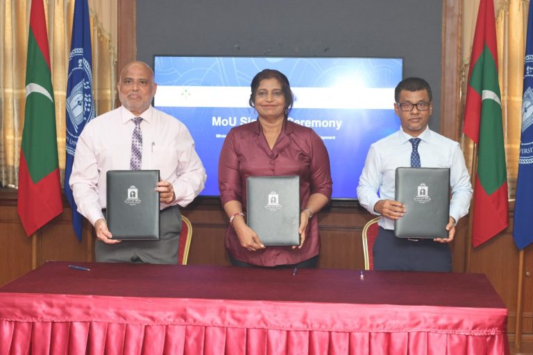 1500 އެލައިޑް ހެލްތު ޕްރޮފެޝަނަލުން ތަމްރީނު ކުރުމަށް ސޮއިކޮށްފި