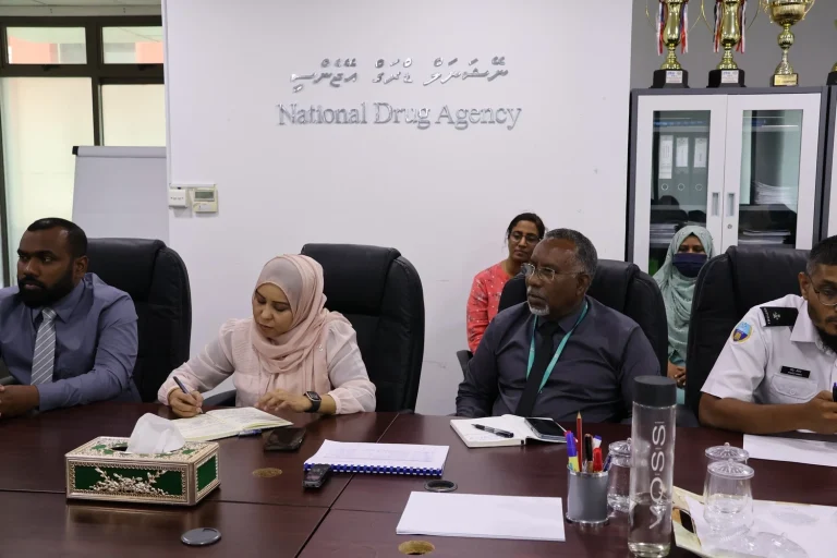 ޑްރަގުން ސަލާމަތްވުމަށް ފަރުވާ ފުރިހަމަ ކުރި ގިނަ މީހުންގެ މައްސަލަ އަލުން ކޯޓަށްހުށަނޭޅޭ: ޑްރަގް ކޯޓް