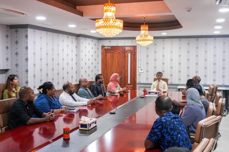 މިއަހަރު ބޯންމެރޯ ހަދަން ފުރާ ފުރަތަމަ 3 ކުދިންނާ މިނިސްޓަރ ބައްދަލުކޮށްފި