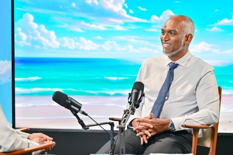 ސްކޫލްތައް އޭސީ ކުރަން ބެލެނިވެރިން އެއްވެސް ޚަރަދެއް ކުރަން ނުޖެހޭނެ: ރައީސް