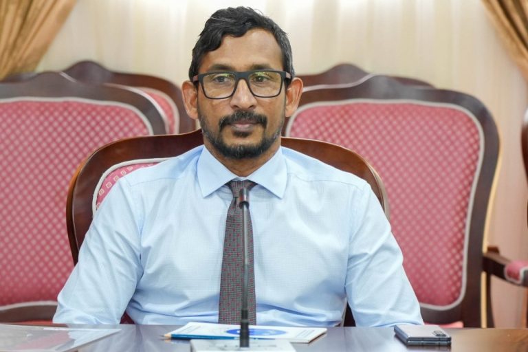 މެންބަރުންގެ މުސާރައަށް ބަދަލު ގެނައުން ރަނގަޅީ އައު ދައުރަކާ ދިމާކޮށް: ފަލާޙް