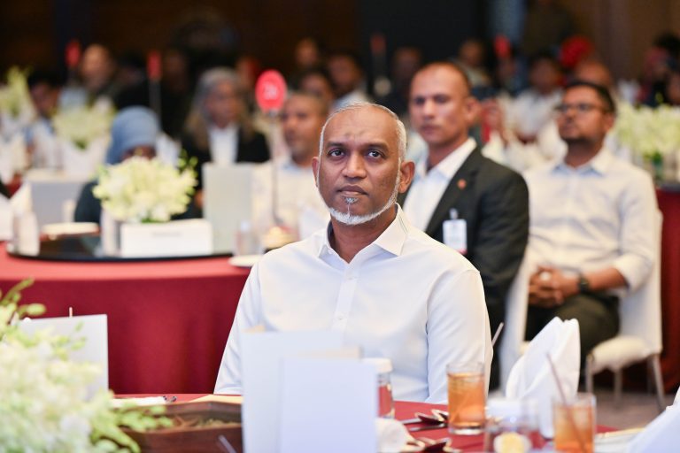 ބްރޯޑްކާސްޓް ކުރުމުގައި ކުރެވޭ ހުރިހާ ކަންކަމަކީ ޒިންމާދާރުކަމާއެކު ދޭން ޖެހޭ ޚިދުމަތެއް: ރައީސް