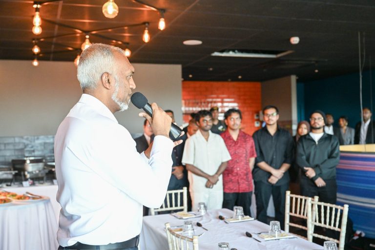 ބޭރުގައި ކިޔަވާ ދަރިވަރުންގެ ކަންބޮޑުވުންތައް ހައްލުކޮށްދެއްވާނެ ކަމަށް ރައީސް ވިދާޅުވެއްޖެ