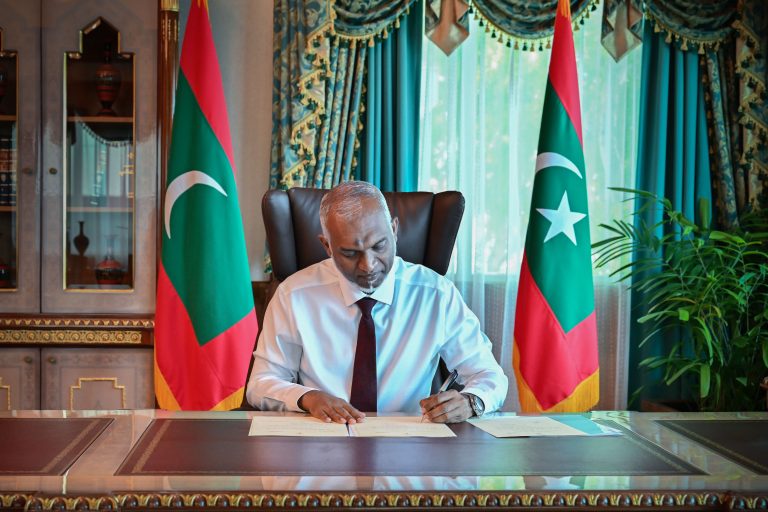 އިސްރާއީލުގެ ޕާސްޕޯޓު މަނާކުރާ ބިލު ވަގުތުން ތަސްދީޤު ކޮށްފި