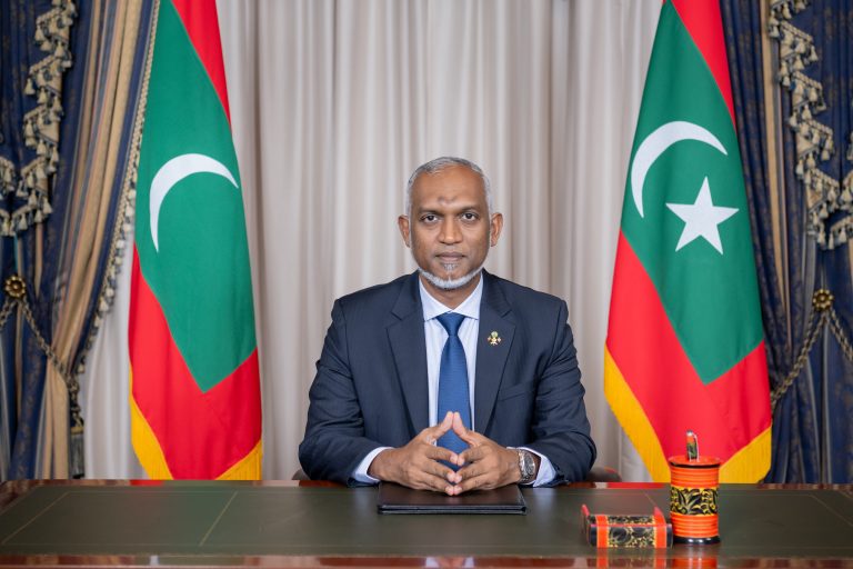 ދުނިޔެއަށް ކުރިމަތިވެފައިވާ ބޮޑެތި ގޮންޖެހުންތަކާ ކުރިމަތިލުމުގައި ކޮމަންވެލްތުގެ މެންބަރު ޤައުމުތަކުގެ މެދުގައި އޮންނަ އެއްބާރުލުން ބަދަހިކުރަންޖެހޭ: ރައީސް