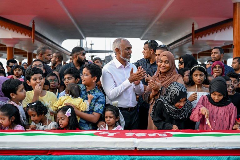 މީހުން ދިރިއުޅޭ ކޮންމެ ރަށެއްގައި އަގުހެޔޮ ބޯފެން ކަށަވަރުކުރުމަކީ ސަރުކާރުގެ އަމާޒެއް:ރައީސް