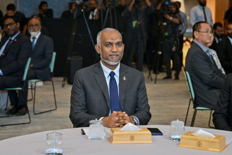 2028ވަނަ އަހަރުން ފެށިގެން ސަރުކާރުގެ ތިންބައިކުޅަ އެއްބައި މުވައްޒަފުން މަސައްކަތްކުރާނީ ގޭގައި: ރައީސް