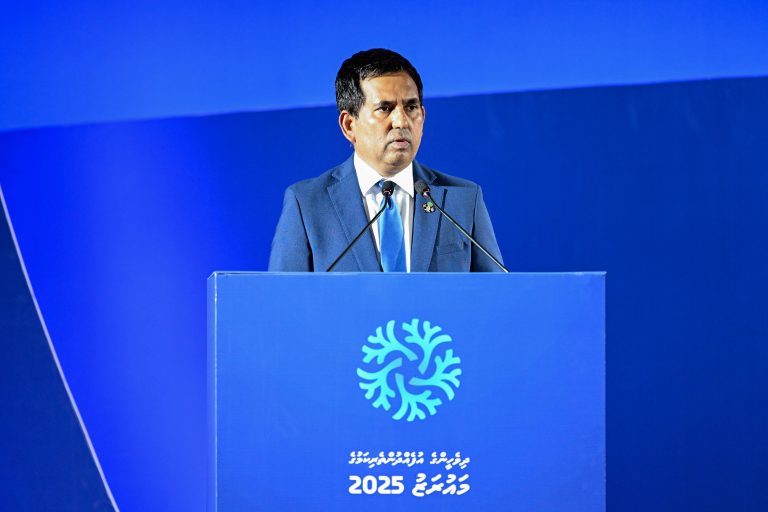 ނުގަވާއިދުން ވިޔަފާރިކުރާ އެކަކަށްވެސް ފުރުޞަތު ނުދިނުމަށް އެންމެން ގުޅިގެން މަސައްކަތްކުރަންޖެހޭ: ސަޢީދު