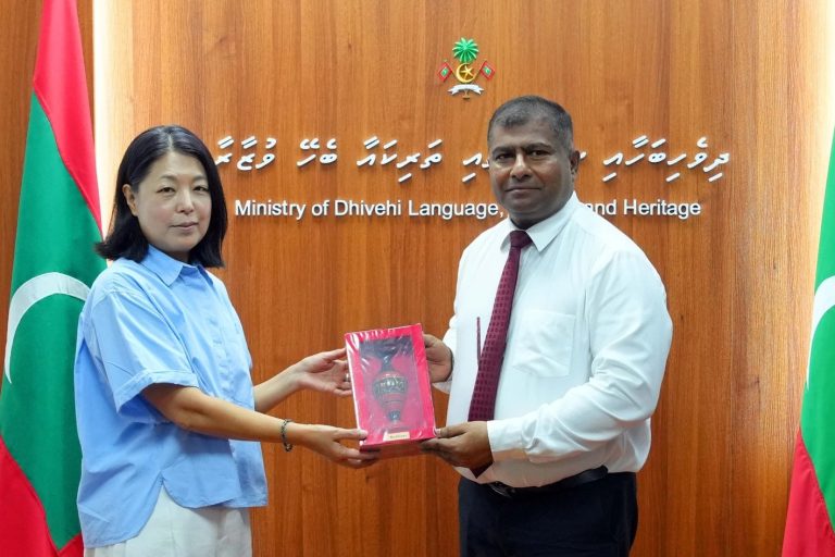 ޔުނެސްކޯގެ އެހީގައި ތަރިކައިގެ ދާއިރާއިން މީހުން ތަމްރީން ކުރުމަށް މަޝްވަރާކޮށްފި
