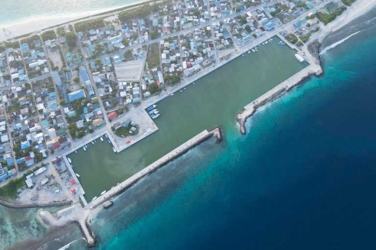 ދިއްދޫ ބަނދަރު ހެދުމާއި ފާލަން އެޅުމުގެ މަޝްރޫޢުގެ %92 ނިމިއްޖެ