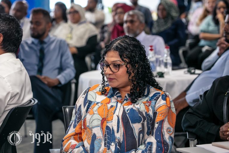 ޑެޕިއުޓީ ގަވަރުނަރަކަށް އަސްނާ އަށް ރުހުން ދީފި