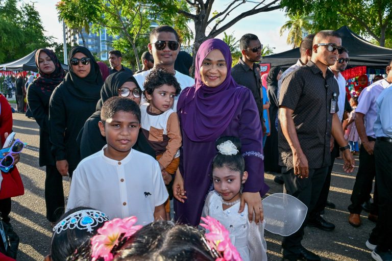 ވަޒީފާއާ ބެހޭ ޤާނޫނަށް ގެނައި އިޞްލާޙަށް މެޑަމް ސާޖިދާ މަރުހަބާ ކިޔައިފި