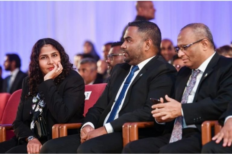 އަޒްމިރާލްދާ އާއި މަހާޒު ވަކިކުރުމުގެ މައްސަލަ ޖުޑިޝަރީ ކޮމިޓީއަށް ފޮނުވައިފި