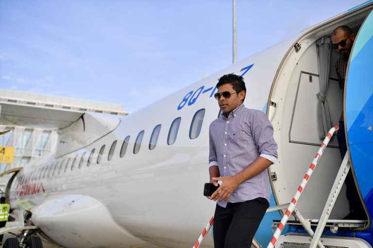 ނައިބުރައީސް ހަވާއީއަށް ދަތުރުކުރެއްވި މަތިންދާބޯޓުގައި ބޮމެއް އޮތް ކަމުގެ އިންޒާރެއް!