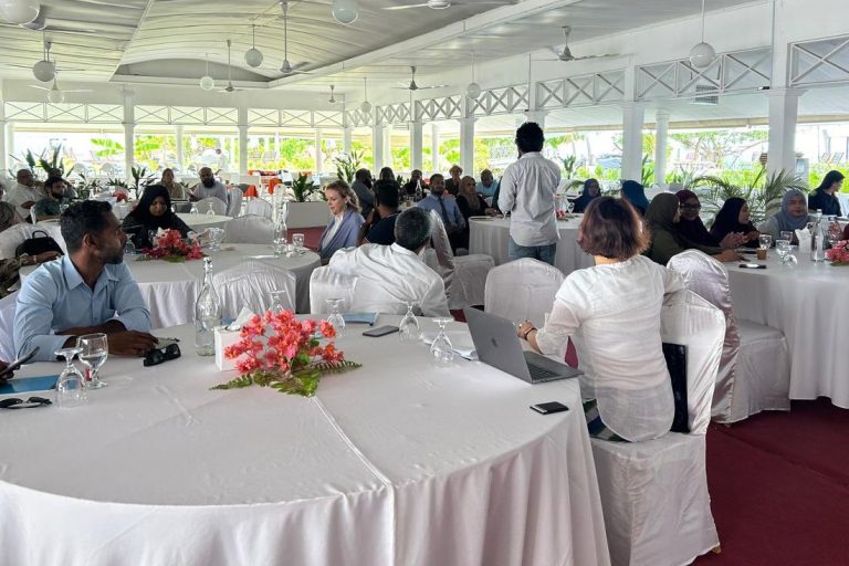 އައްޑޫ ސިޓީގައި ކާބޯތަކެތީގެ ރައްކާތެރިކަން އިތުރުކުރުމުގެ ވޯރކްޝޮޕެއް ބާއްވައިފި