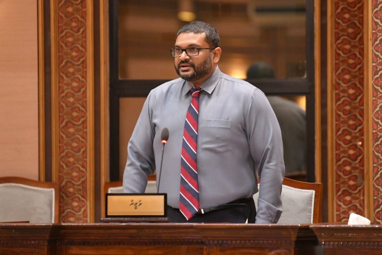 އިންޑިއާގެ 74 ސިފައިން ފޮނުވައިފި، ހަތިޔާރެއް ނުގެންގުޅޭ: ޣައްސާން