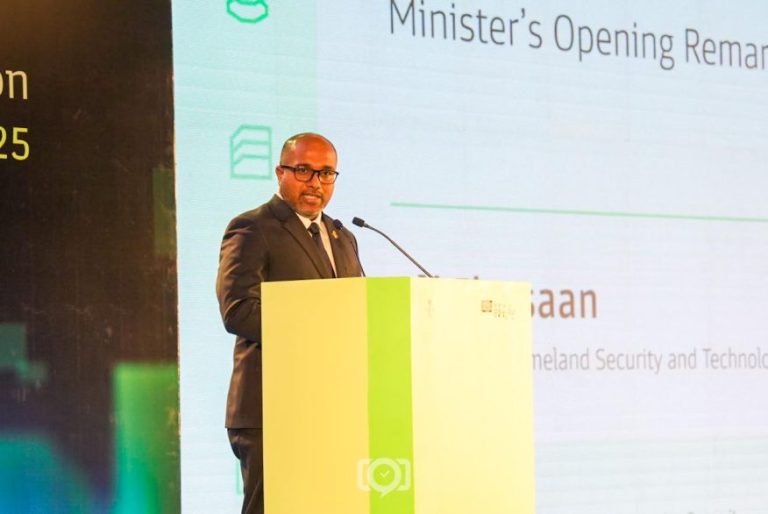 އަންހެނުން ޑިޖިޓަލީ ބާރުވެރިކުރެވިއްޖެ ނަމަ އިގުތިސާދަށް ފައިދާވާނެ: މިނިސްޓަރ އިހުސާން