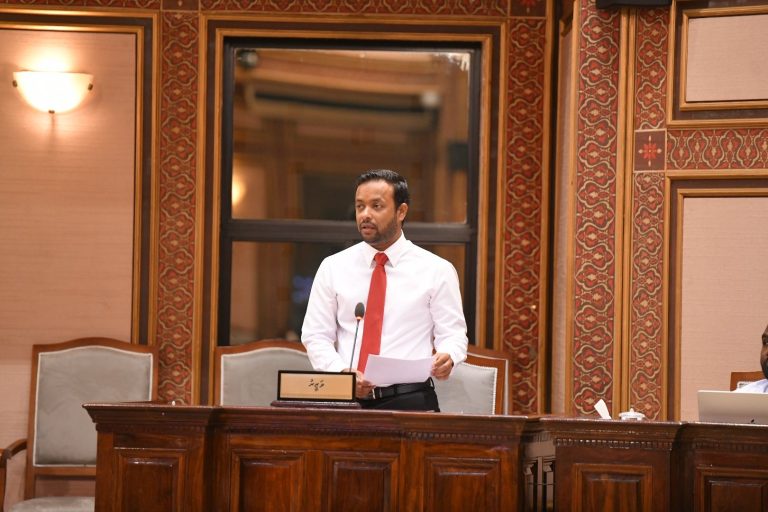 މަގޫދޫ އެއާޕޯޓު މި ދައުރުގައި ނިންމާނަން: މުއްތަލިބު