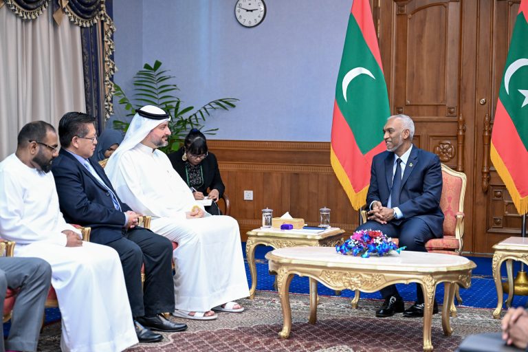 އެމް.ބީ.އެސް. އިންވެސްޓްމަންޓްސް ގެ ޗެއަރމަން، ރައީސް ގެ އަރިހަށް އިޙުތިރާމުގެ ޒިޔާރަތެއް ކުރައްވައިފި