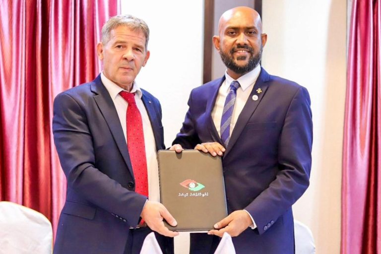 ކޮރަޕްޝަން ހުއްޓުވުމަށް ފަލަސްޠީނާއި ރާއްޖެއާ ދެމެދު ފަހުމުނާމާއެއްގައި ސޮއިކޮށްފި