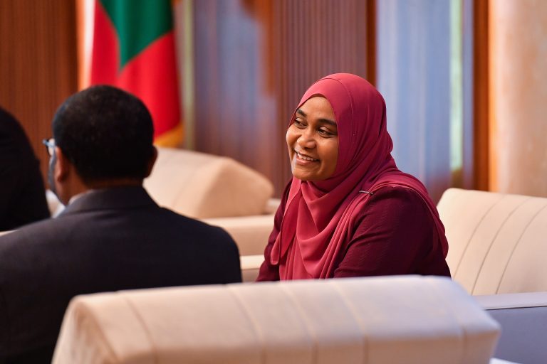 މެޑަމް ސާޖިދާ ރަސްމީ ދަތުރުފުޅެއްގައި ޔޫއޭއީއަށް ފުރާވަޑައިގެންފި