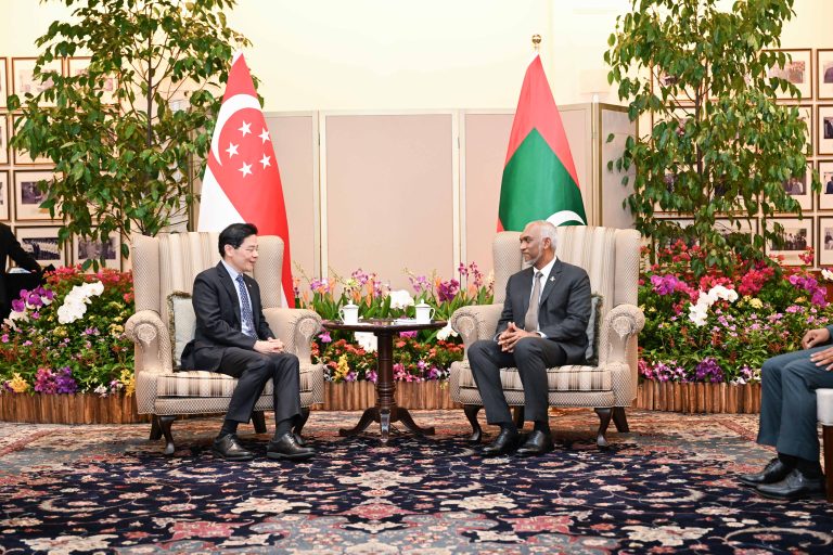 ރައީސް، ސިންގަޕޫރުގެ ބޮޑުވަޒީރާ ބައްދަލުކުރައްވައިފި