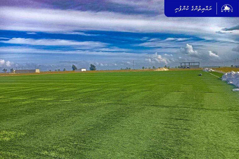 ހިންމަފުށީ ފުޓުބޯޅަ ދަނޑުގައި ފެންސާއި ލައިޓިން ހަރުކުރުމުގެ އަމަލީ މަސައްކަތް ފަށަން ތައްޔާރުވެއްޖެ