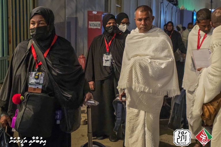 ދިވެހި ހުރިހާ ޙައްޖުވެރިން މިނާއަށް ގޮސްފި